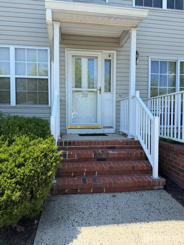 -301 Vasser Drive, Piscataway, NJ 08854