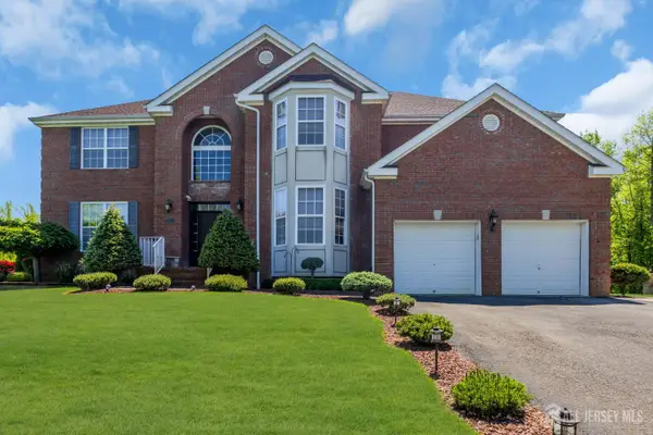-18 Gloria Lane, Monroe, NJ 08831