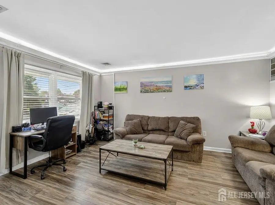 -172 Roosevelt Avenue #B, Carteret, NJ 07008 - #3
