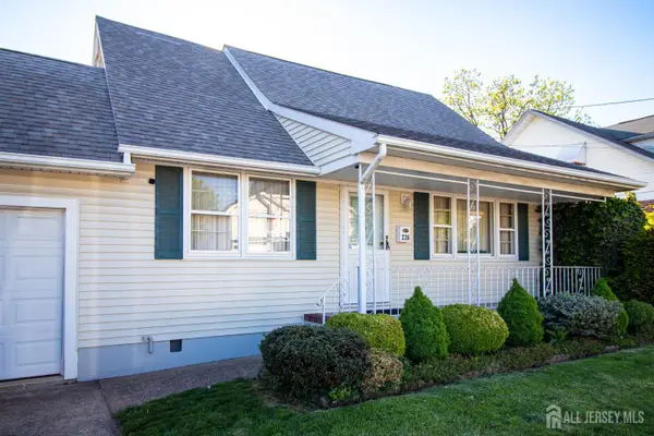 -226 S 5th Avenue, Manville, NJ 08835