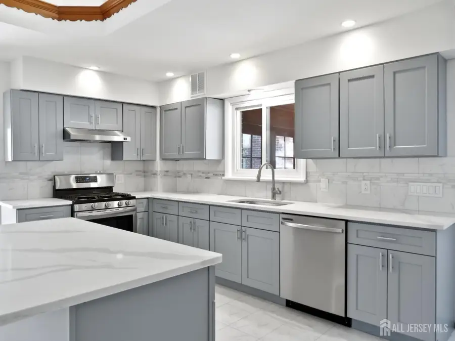 -21 Sherwood Avenue, East Brunswick, NJ 08816 - #3