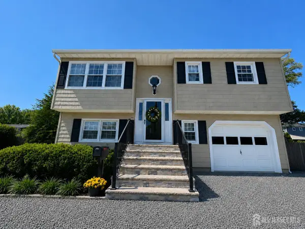 -637 Bray Avenue, Middletown, NJ 07758