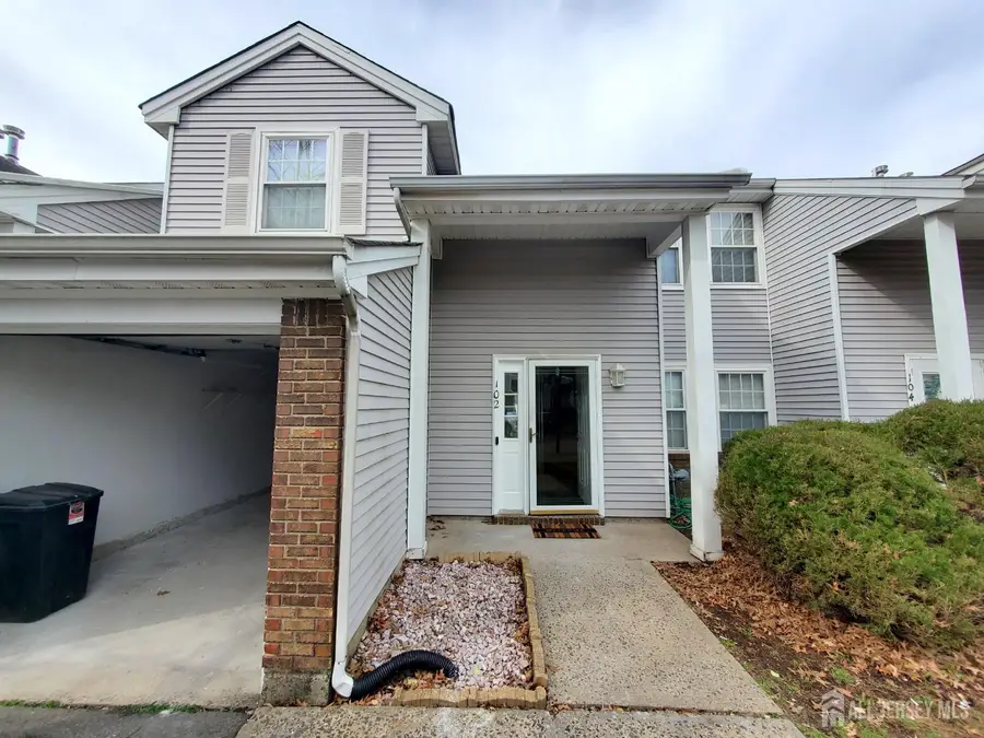 -102 Lawrence Lane #28, New Brunswick, NJ 08901 - #2