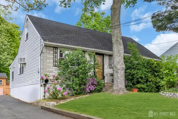 -22 Westbury Road, Iselin, NJ 08830