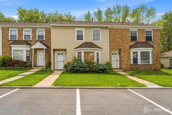 -88 Wilshire Court, Old Bridge, NJ 08857