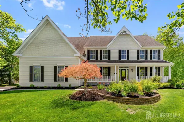 -7 Camas Court, Plainsboro, NJ 08536