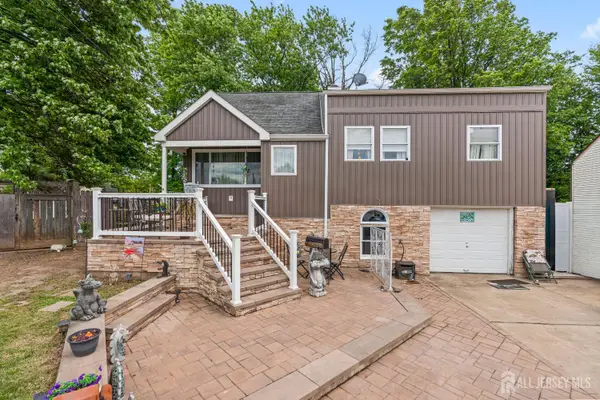 -251 Arlington Drive, Fords, NJ 08863