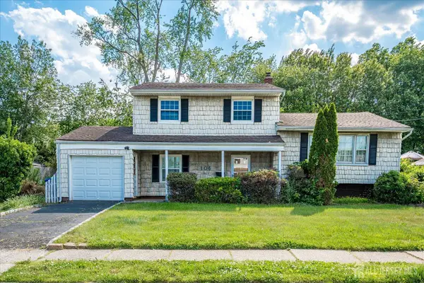 -106 Winding Road, Iselin, NJ 08830