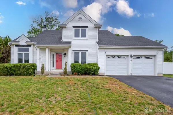 -5 Cherrywood Drive, Piscataway, NJ 08854