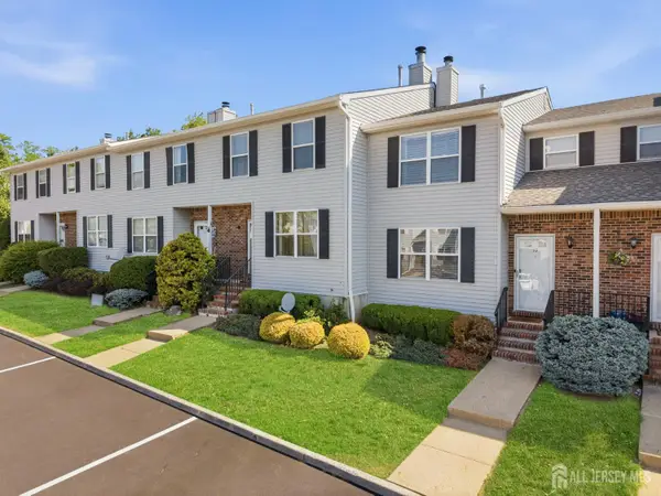 -10 Peachtree Lane #303, Jamesburg, NJ 08831
