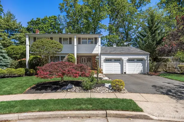 -54 Eileen Way, Edison, NJ 08837