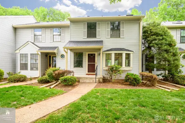 -1004 Timber Oaks Road, Edison, NJ 08820