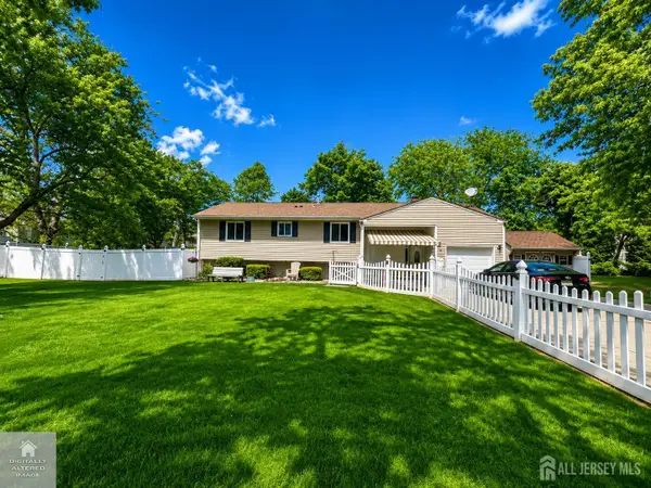 -4 Meade Court, Piscataway, NJ 08854