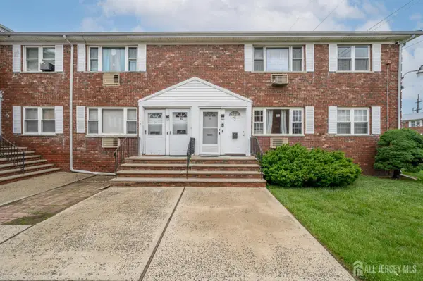 -55-B Gramercy Gardens, Middlesex, NJ 08846