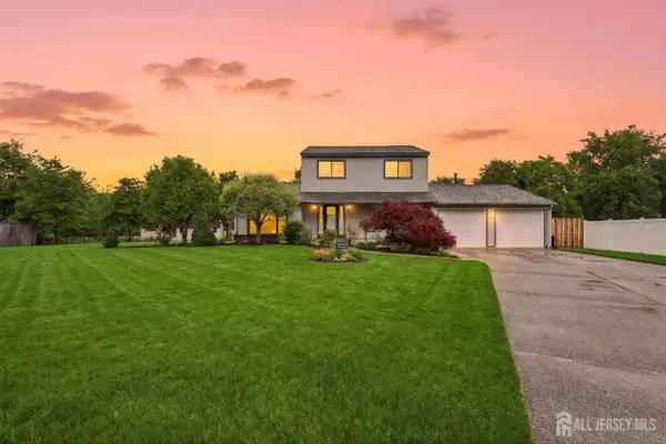 -5 Ellis Court, Middlesex, NJ 08852