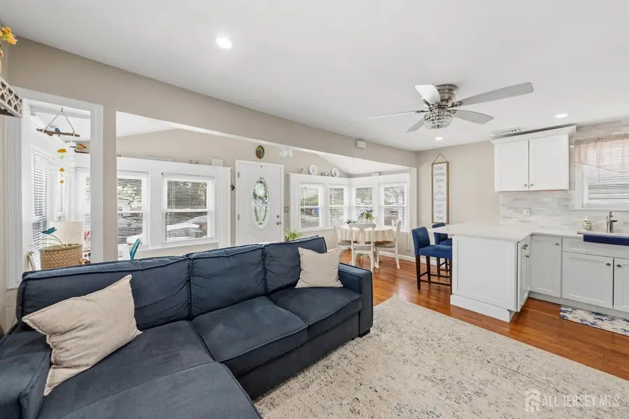 -284 Shoreland Circle, Laurence Harbor, NJ 08879 - #3