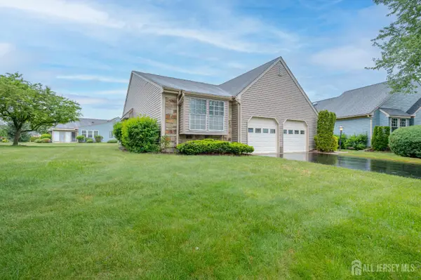 -6 Franklin Pierce Drive, Monroe, NJ 08831
