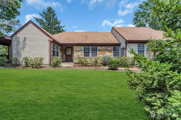 -6 Rutherford Hayes Drive, Monroe, NJ 08831