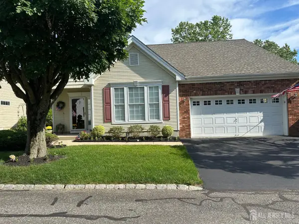 -17 Burholme Drive, Hamilton, NJ 08691