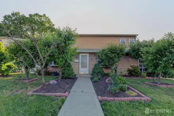 -73 Daniel Street, Carteret, NJ 07008
