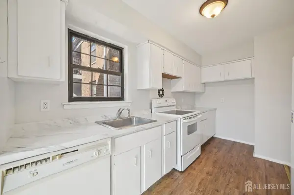 -323 Gill Lane #11C, Iselin, NJ 08830