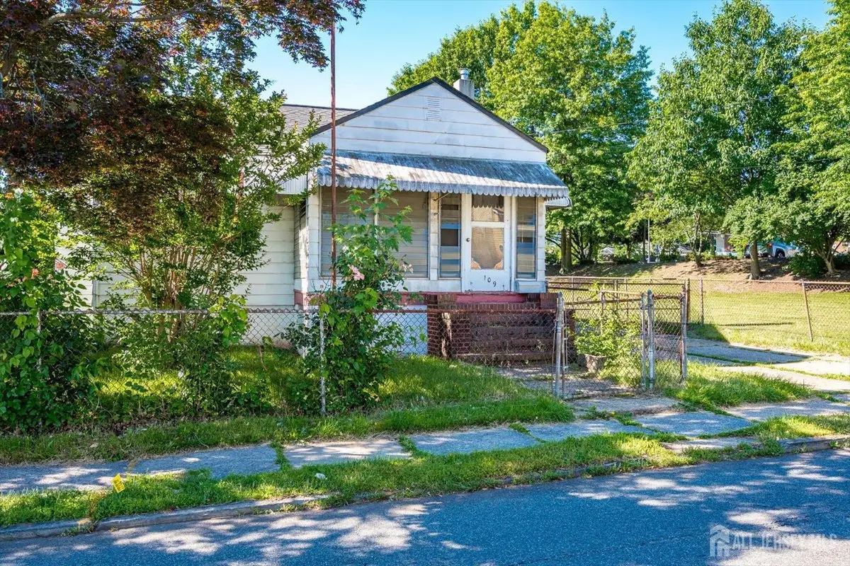 -109 2nd Street, Woodbridge, NJ 07095 - #1