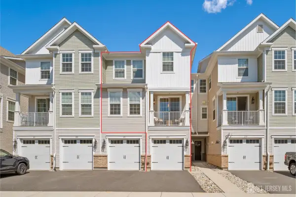 -215 Park Lane, Dunellen, NJ 08812