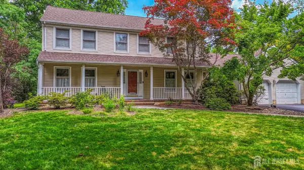-7 Lake Farrington Drive, North Brunswick, NJ 08902