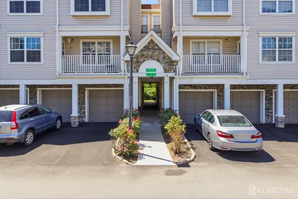 -23 Prestwick Way, Edison, NJ 08820