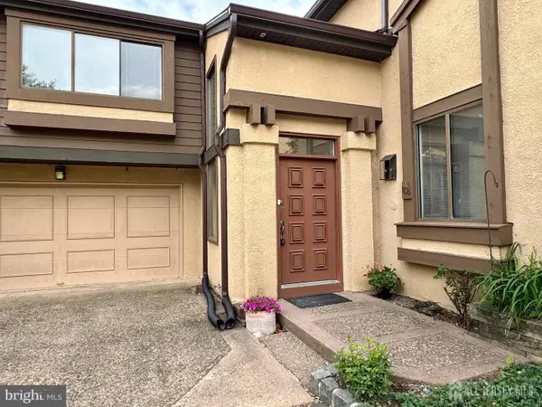 -104 Sayre Drive, Plainsboro, NJ 08540