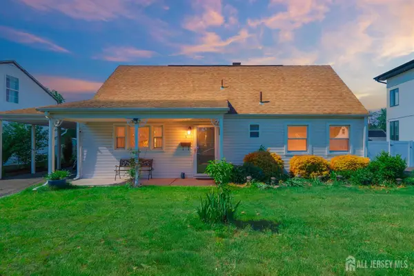 -5 W Arthur Place, Iselin, NJ 08830