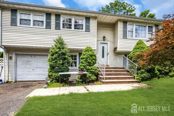 -26 Nancy Lane, Piscataway, NJ 08854
