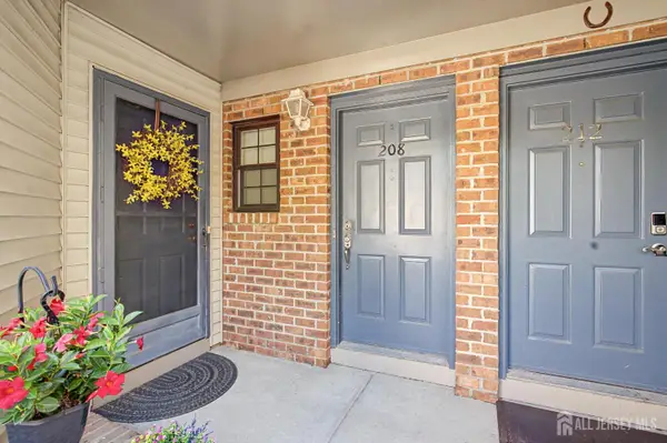-208 Sunshine Court, Parlin, NJ 08859