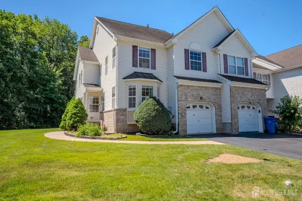 -16 Hawthorne Road, North Brunswick, NJ 08902