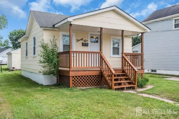 -25 Hooker Street, Jamesburg, NJ 08831