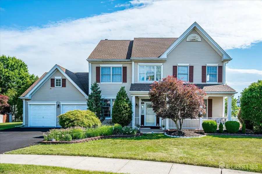 -8 Tufts Court, Kendall Park, NJ 08824 - #3