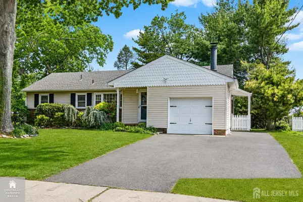 -90 Oak Hill Drive, Toms River, NJ 08753