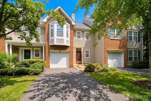 -10 Burr Court, Plainsboro, NJ 08536