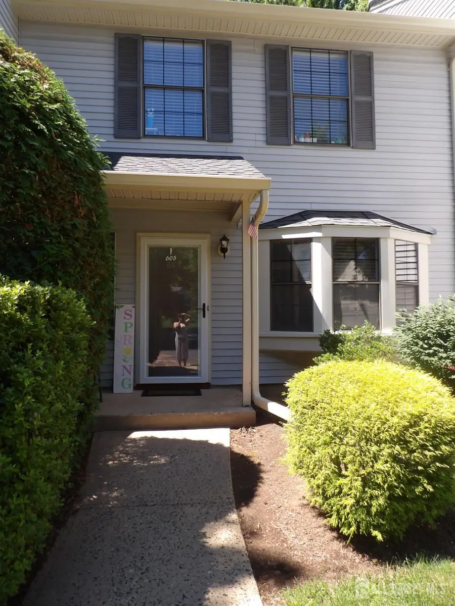 -605 Timber Oaks Road, Edison, NJ 08820 - #3