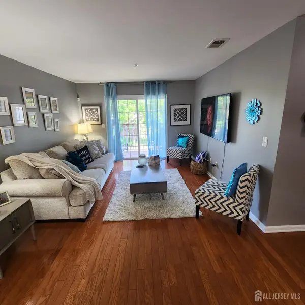 -1325 Fernwood Court, New Brunswick, NJ 08901