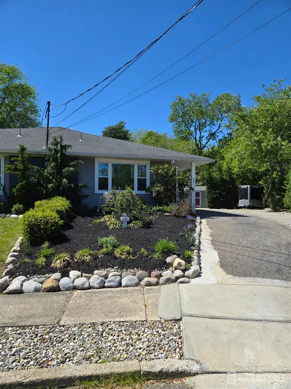 -24 Newport Place, Toms River, NJ 08753
