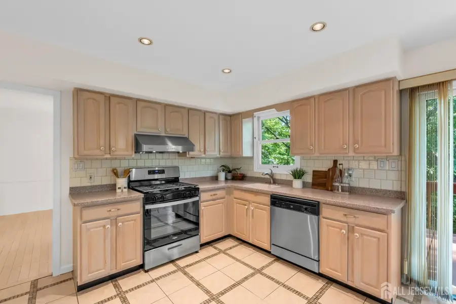 -265 Edlys Lane, North Brunswick, NJ 08902 - #2
