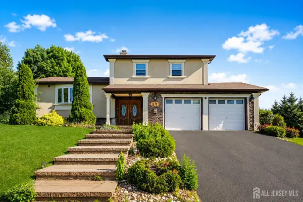 -41 Fanwood Drive, Sayreville, NJ 08872