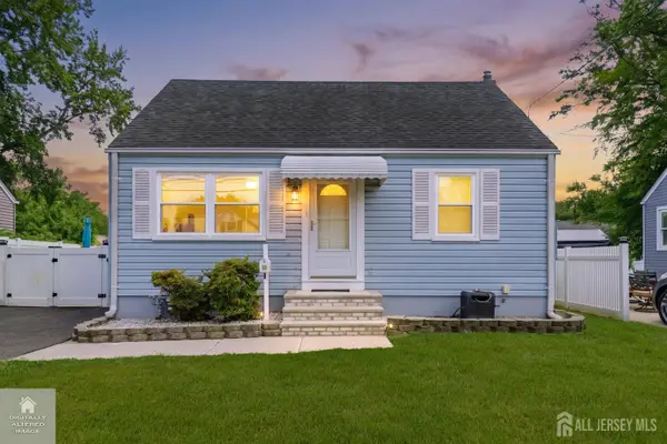 -14 Vaughn Avenue, Spotswood, NJ 08884