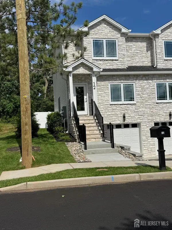-12 Moyse Place, Edison, NJ 08820