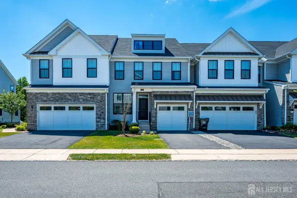 -14 Hyacinth Lane, Monroe, NJ 08831