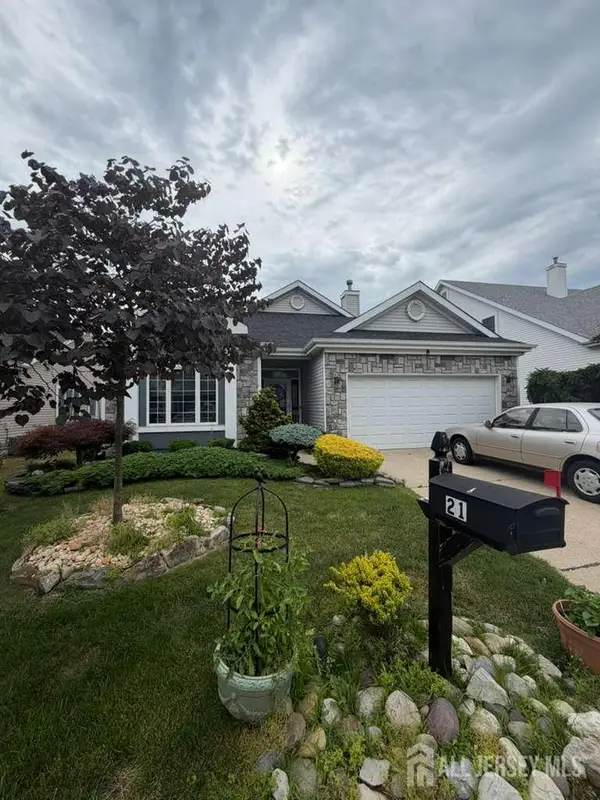 -21 Westminster Drive, Monroe, NJ 08831