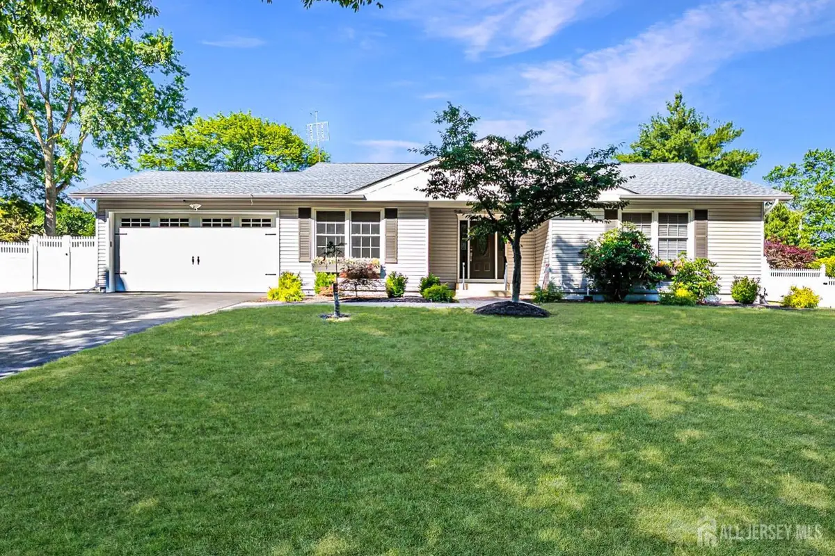 -6 Wood Lake Drive, Piscataway, NJ 08854 - #1