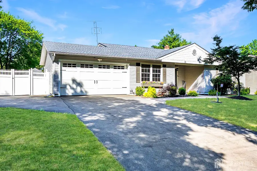 -6 Wood Lake Drive, Piscataway, NJ 08854 - #2