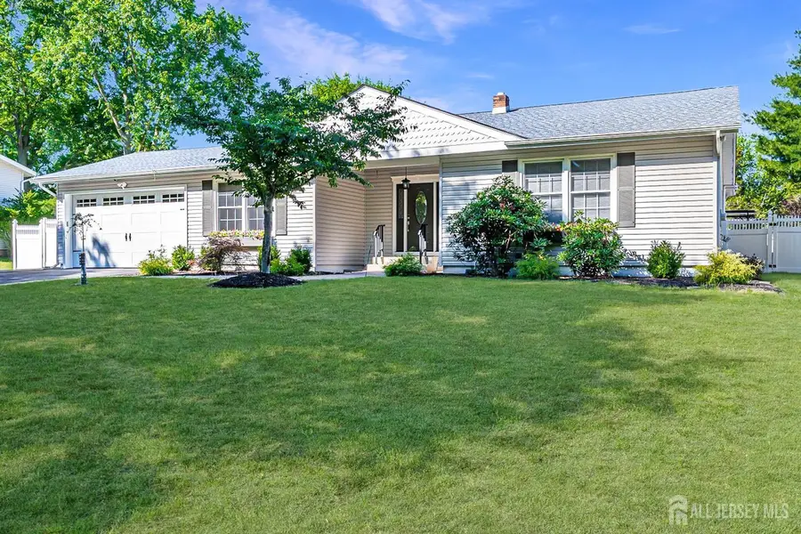 -6 Wood Lake Drive, Piscataway, NJ 08854 - #3